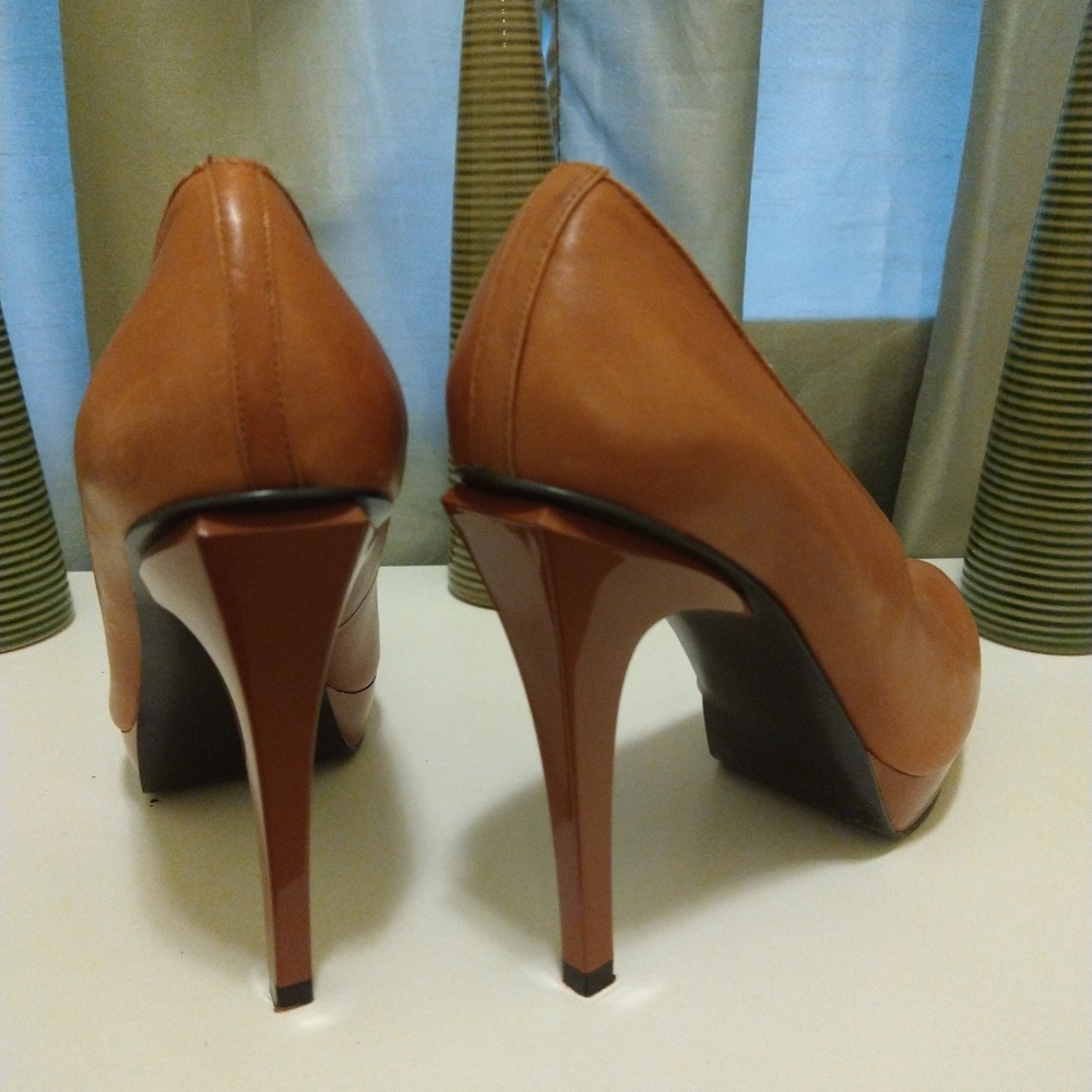 Pumps - Picture 6 of 6